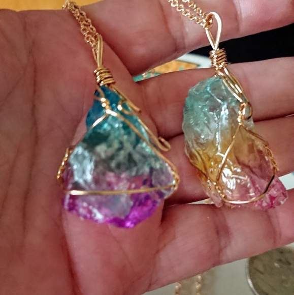 🌈 Rainbow Quartz necklace even prettier outside. Price includes ONE Pentant - Picture 8 of 12